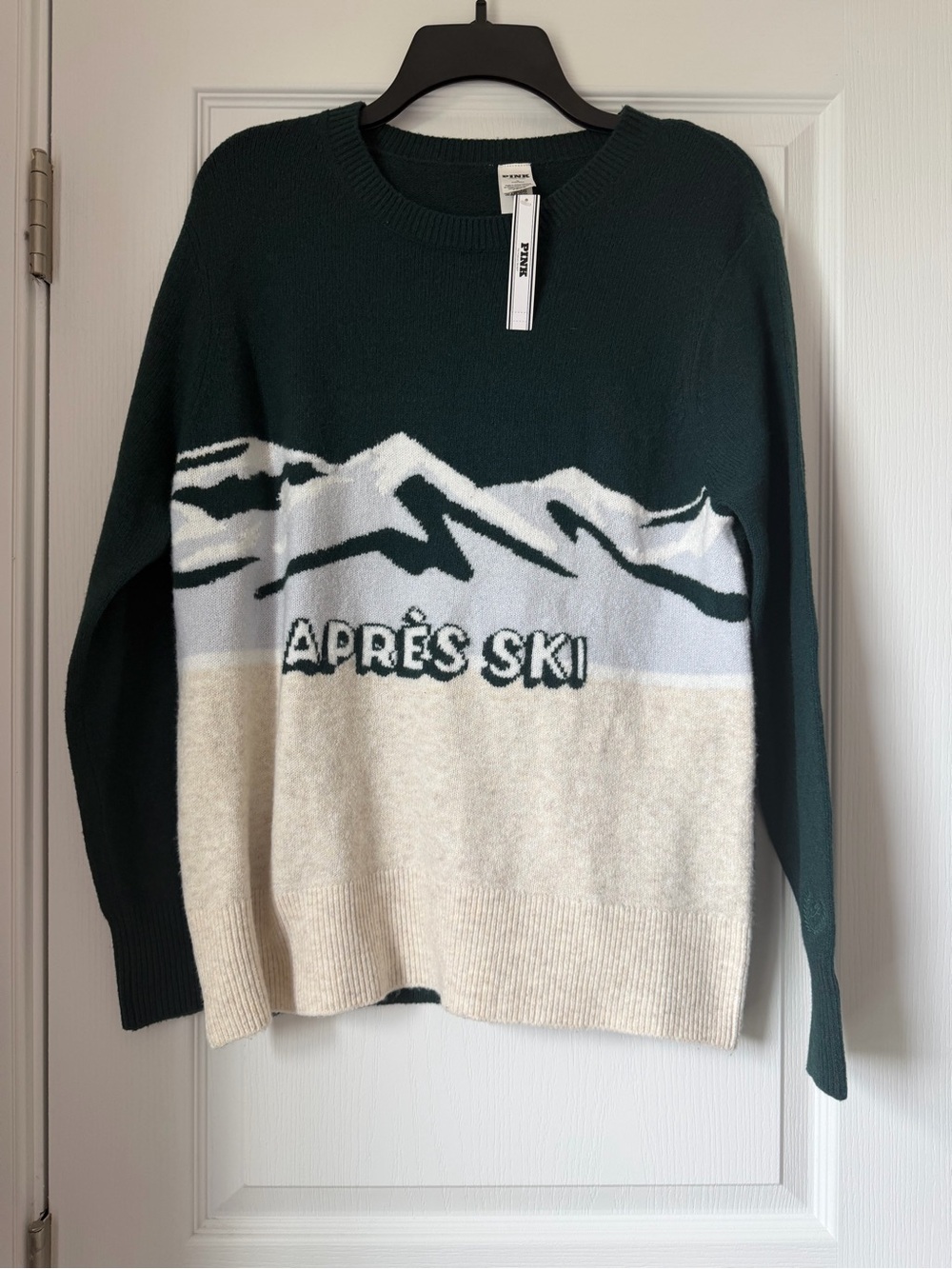 New Women’s Apres Ski Mountain Graphic Crewneck Sweater - Dark Green & Cream